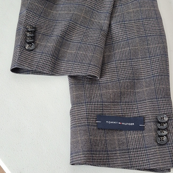 Tommy Hilfiger NWT THFLEX Modern Fit Brown Plaid Sport Coat - Size 44L - Picture 8 of 16